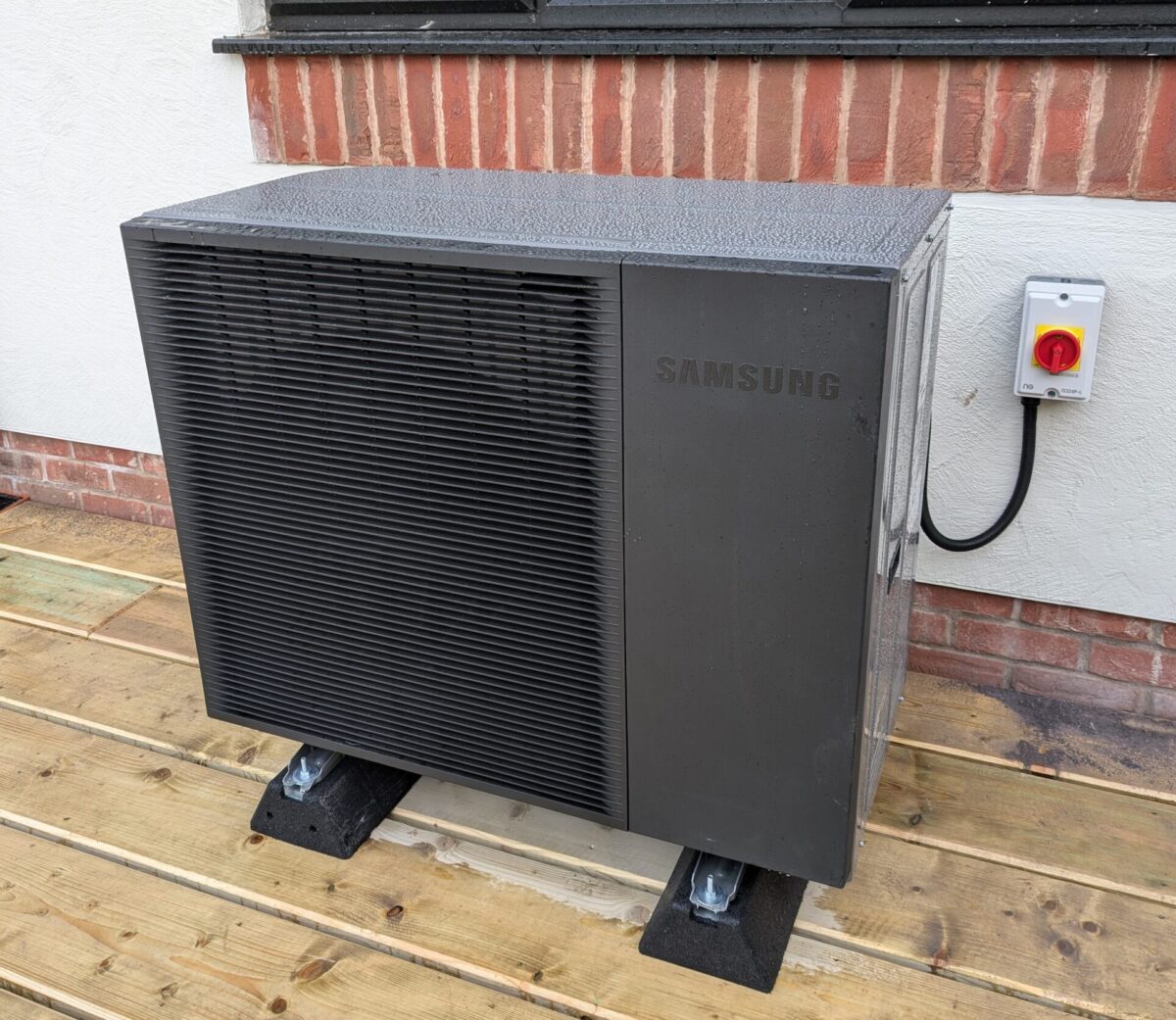 Air Source Heat Pump Installation – Conwy